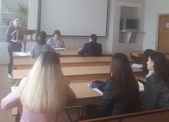 Обговорення літературознавчих питань